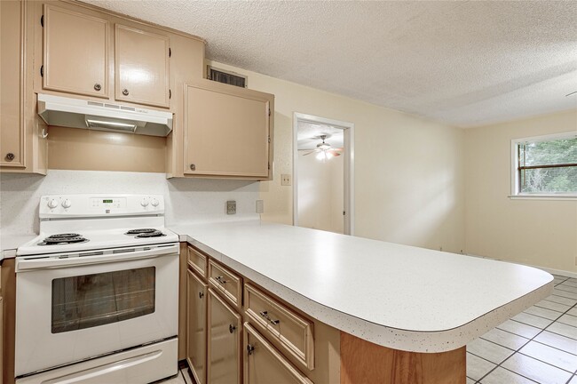 Building Photo - 120 McAdams Ln