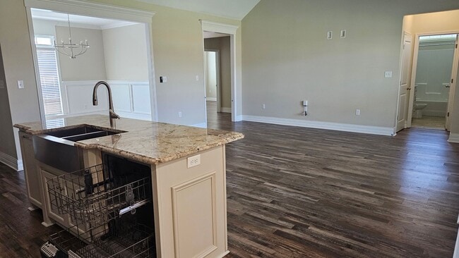 Building Photo - Knights Landing four bedroom home