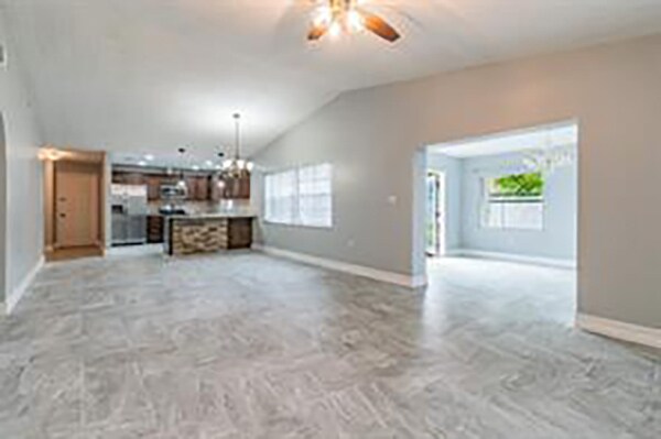 Building Photo - 11313 Possum Trl