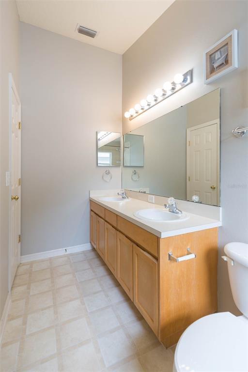 Building Photo - 4550 Roundview Ct