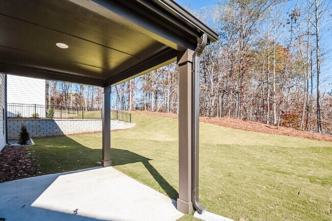 Building Photo - 319 Foxhill Dr