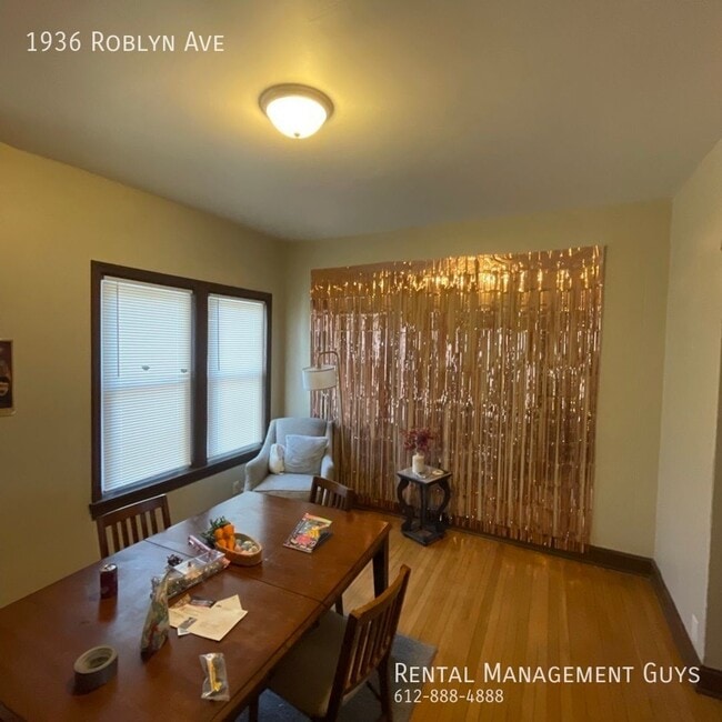 Building Photo - 1936 Roblyn Ave