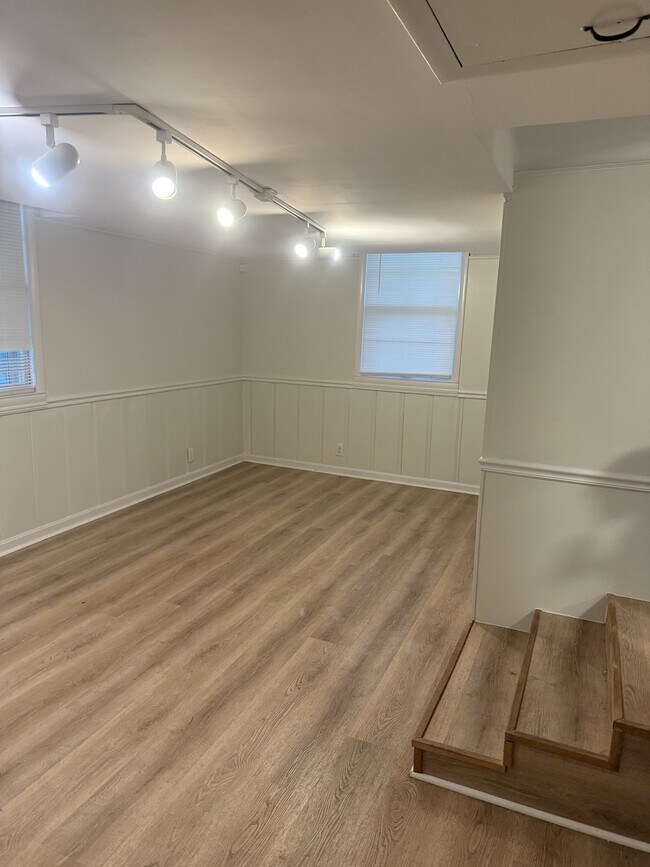 Building Photo - 2626 Woodberry Dr