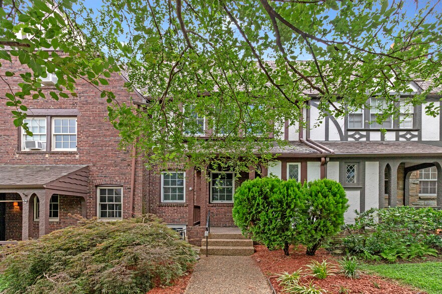 Primary Photo - 4414 Volta Pl NW