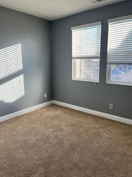 Building Photo - 7363 Luminaire Pl