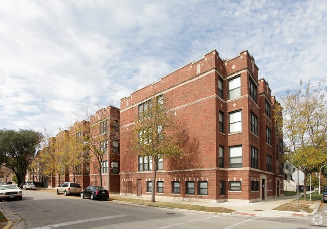 Primary Photo - 3986-3990 S Ellis Ave
