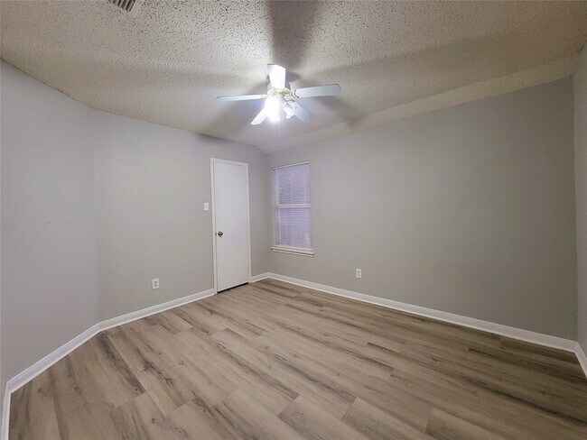 Building Photo - 829 Beaver Creek Dr