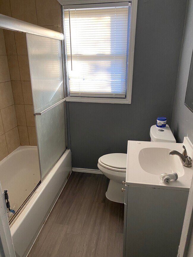 Building Photo - 4320 SE 43rd St