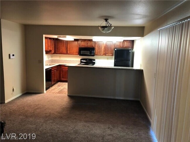Building Photo - 4401 Alexis Dr