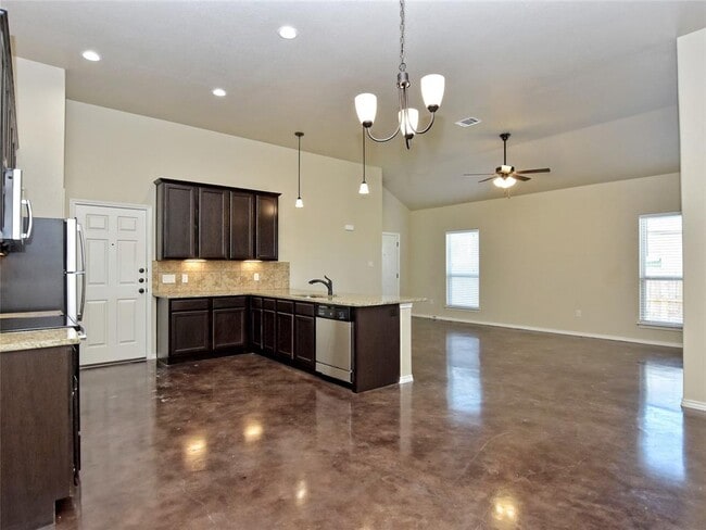 Building Photo - 517 Jack Rabbit Ln