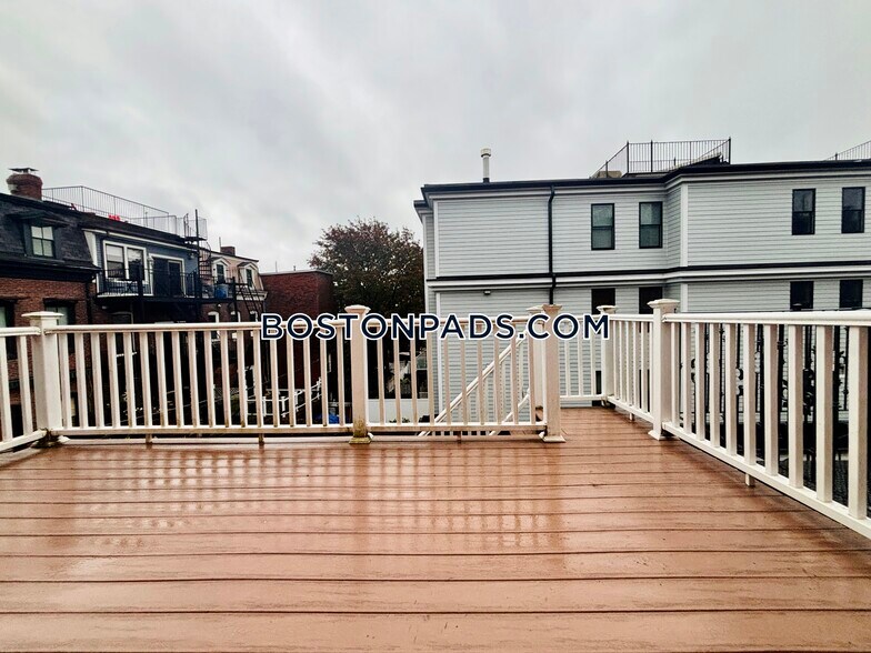 Building Photo - 799 E 4th St