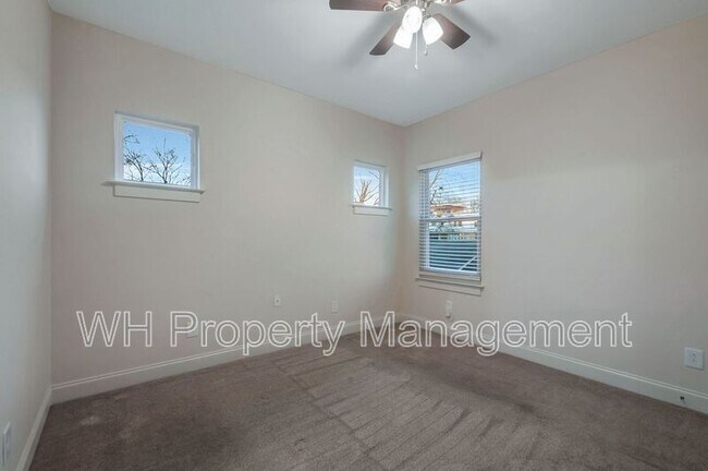 Building Photo - 123 Berry St