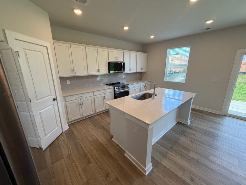 Building Photo - Room in Single Family Home on Switchgrass Ct