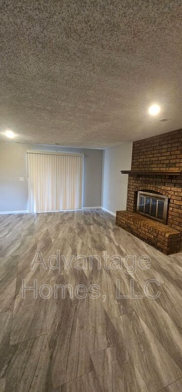 Building Photo - 11418 E 71 St