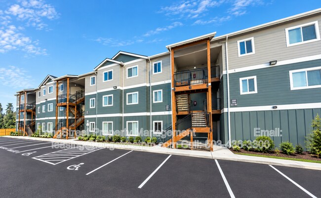 Building Photo - 3655 Pleasant View Dr NE