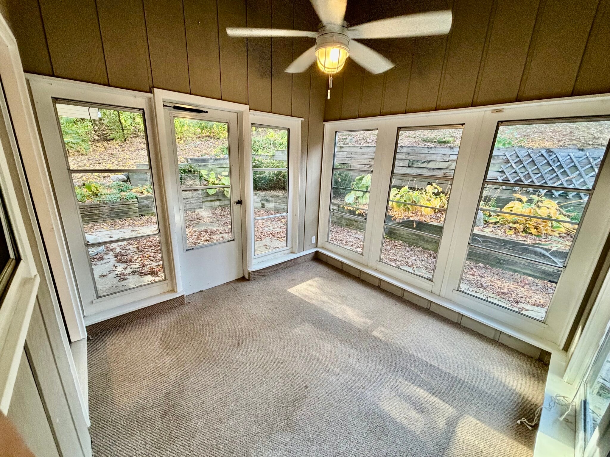 Sun Porch - 12928 Excelsior Blvd