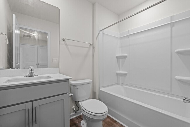 Building Photo - Beautiful new build townhome!