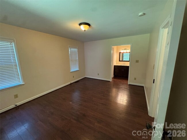 Building Photo - 219 Larkfield Rd