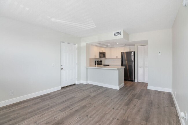 Building Photo - ONE BEDROOM ONE BATHROOM! WATERFRONT COMMU...