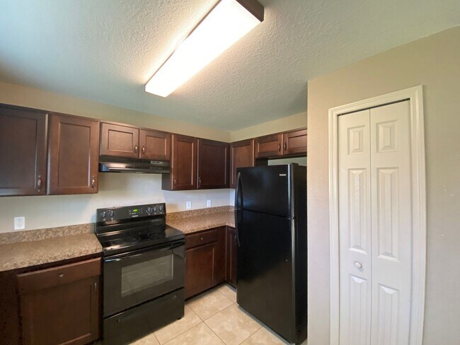 Building Photo - 16618 SW 31st Cir