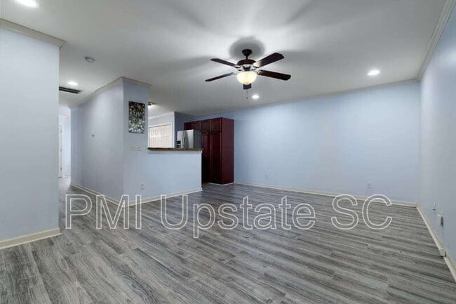 Building Photo - 1122 E Lee Rd