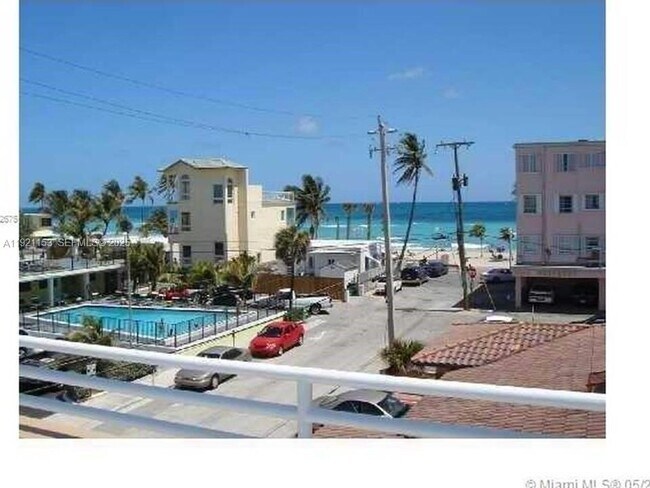 Building Photo - 326 Wilson St