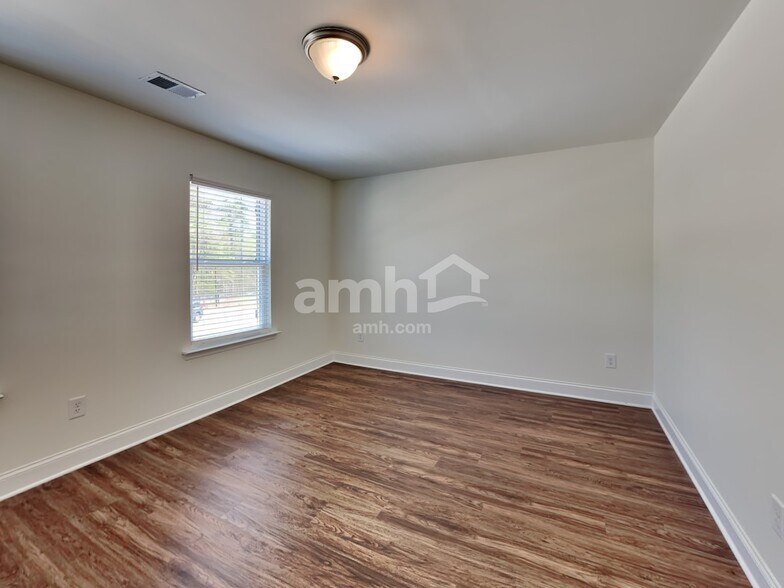 Building Photo - 1329 Ashlyn Ct