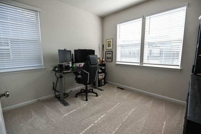 Building Photo - Odenton Townhouse