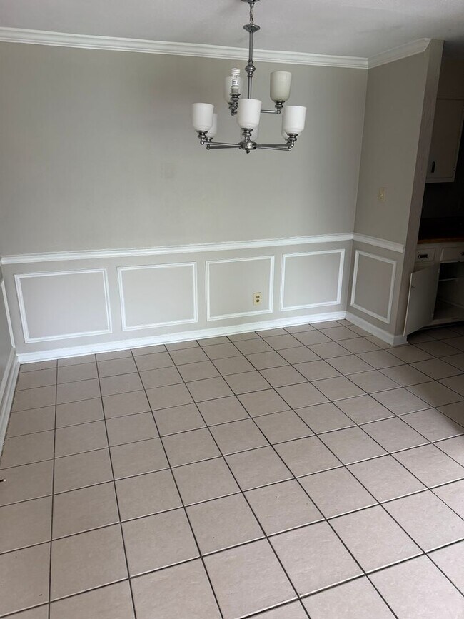Building Photo - 2616 Randleman Rd