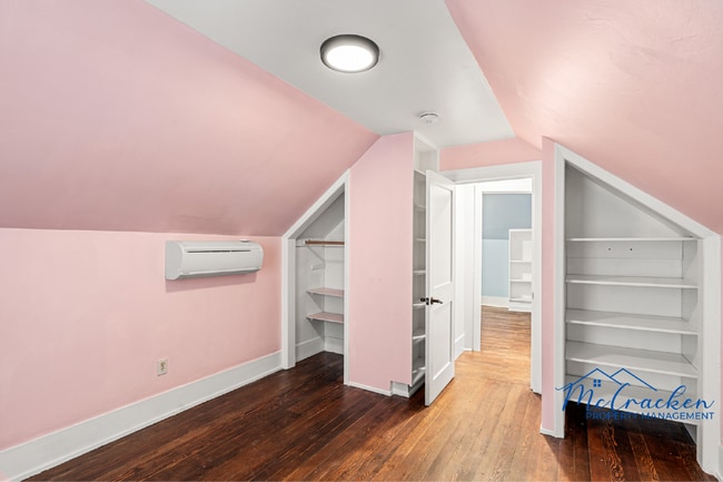 Building Photo - 698 Ashland St