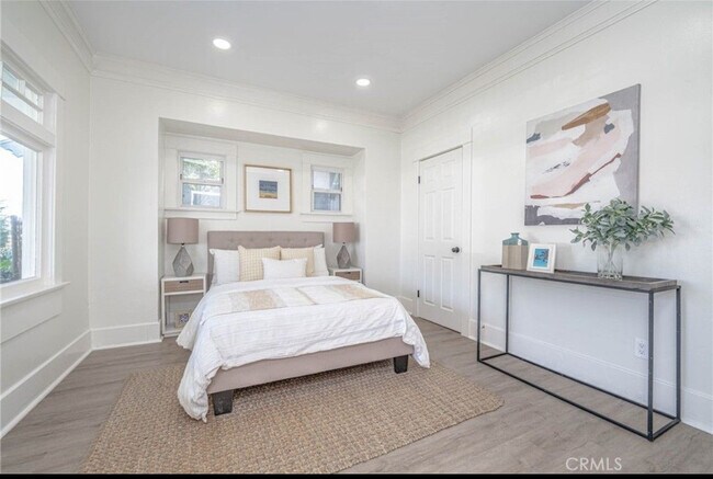 Building Photo - 1842 W 50th St