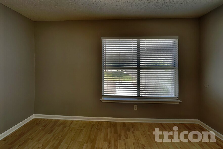Building Photo - 8030 Falcon Meadow Dr