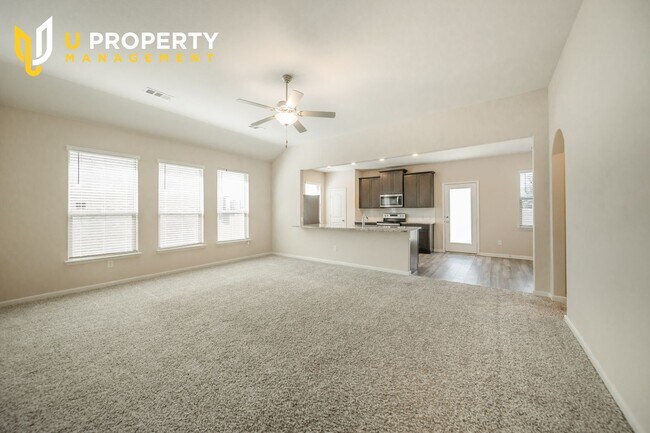 Building Photo - 1817 Dahlia Way