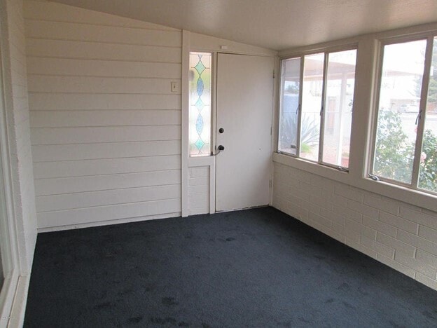 Building Photo - 2 Bedroom, 1.5 Bath Home Available Now! SECTION 8 ACCEPTED!