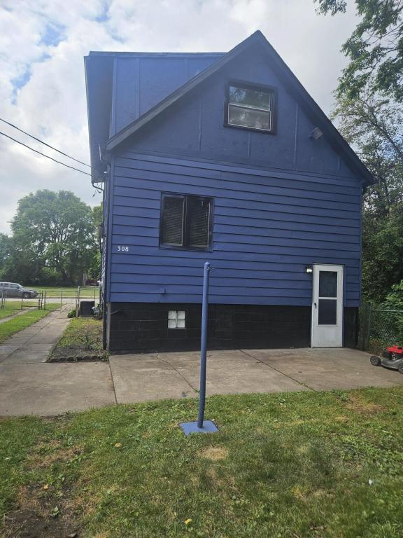 Building Photo - 308 153rd Pl