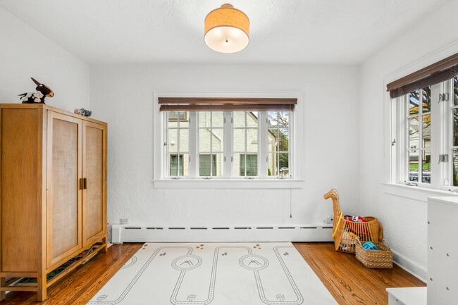 Building Photo - 39 Hillcrest Ave