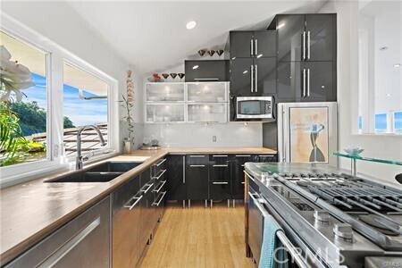 Building Photo - 1415 Skyline Dr