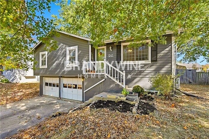 Building Photo - 941 NE Bristol Dr