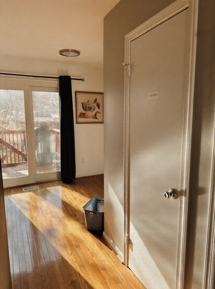 Building Photo - 9524 Clocktower Ln