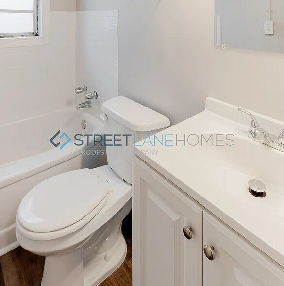 Building Photo - 18 Taylor St