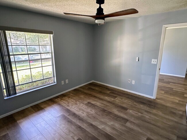 Building Photo - 1002 Wolf Trail