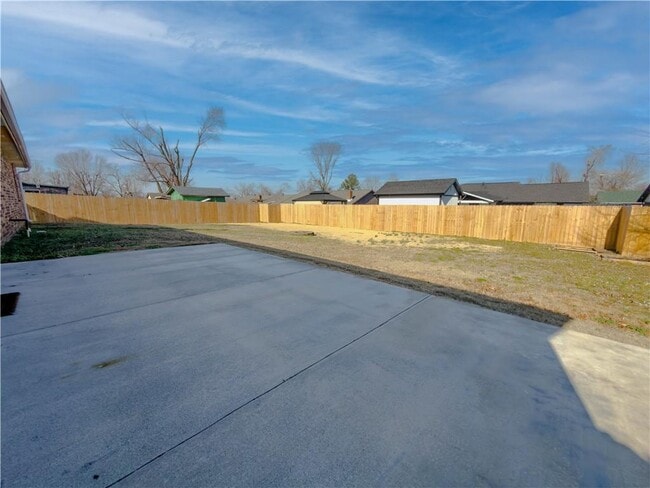 Building Photo - 2713 W Fir St