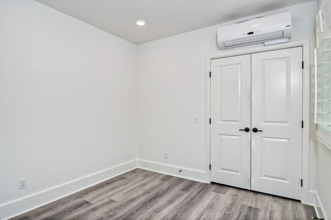 Building Photo - 3 Bedroom Townhome at Bayside Cove!