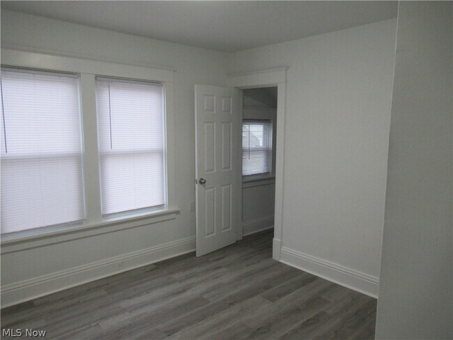 Building Photo - 378 Columbus St