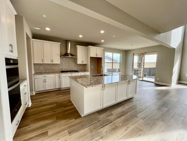 Building Photo - 5 bed 4 Bath IMMACULATE NEW BUILD in THORNTON!!