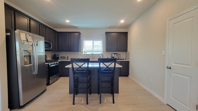 Building Photo - 363 Witchhazel Way