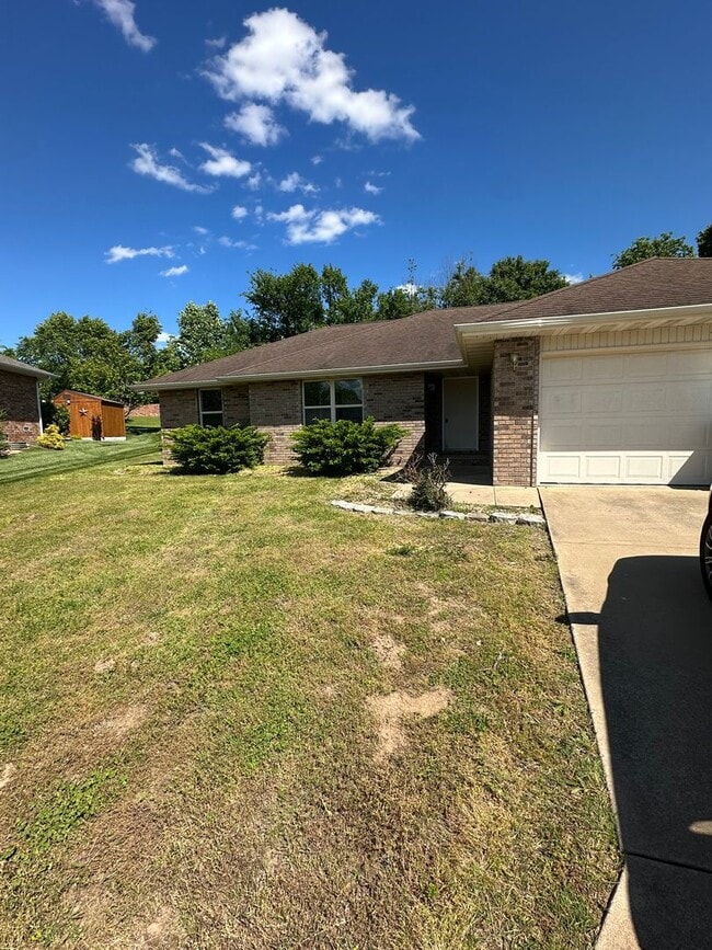 Building Photo - Great Location! Completely remodeled 3 bedroom 2 full bathroom home available now in battlefield!!