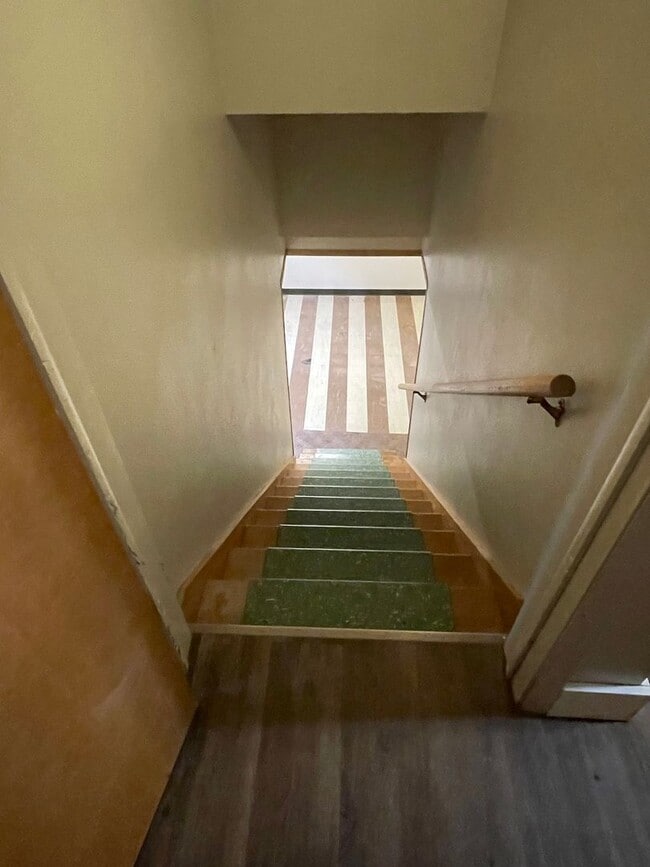 Building Photo - STUDENTS WELCOME! Sprawling Ranch Style 3 Bedroom 3 Bath Home w/ finished basement in Midtown For...