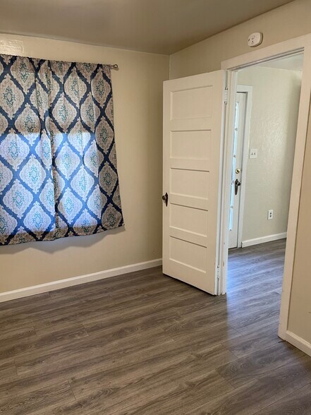 Building Photo - 721 N Church St