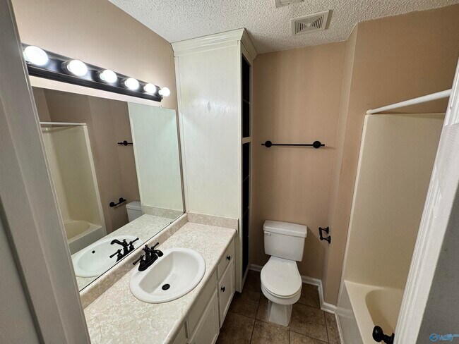 Building Photo - 235 Shadowbrook Ln NE